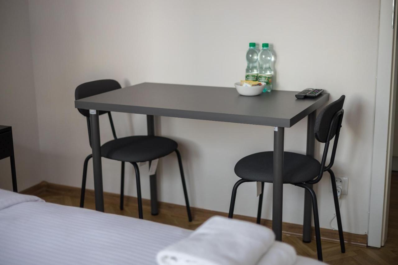 Tamka Powisle White Studio Apartment